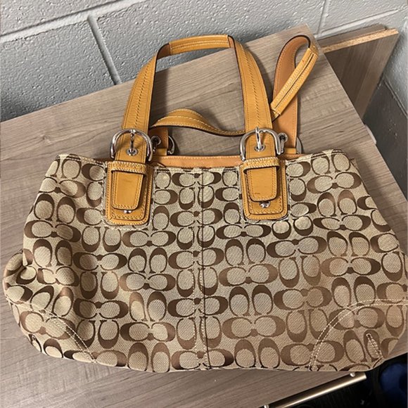 Coach Signature Handbag Style K0893-F13118 - Picture 1 of 4